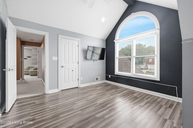8109 Windsor Lakes Ct, Louisville, KY 40214