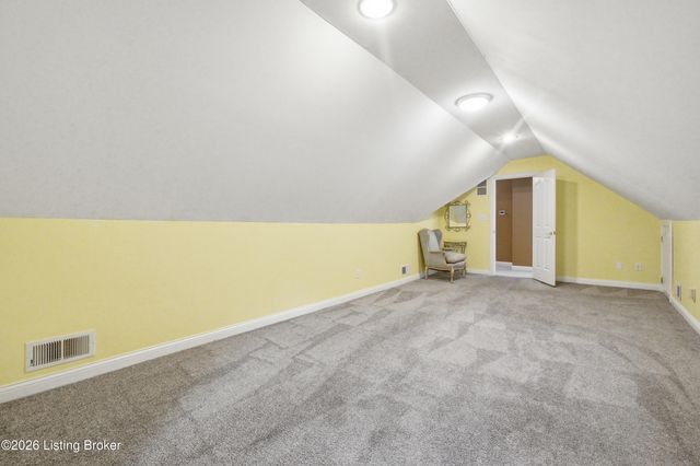 8109 Windsor Lakes Ct, Louisville, KY 40214