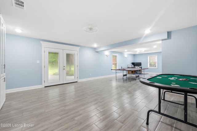 8109 Windsor Lakes Ct, Louisville, KY 40214
