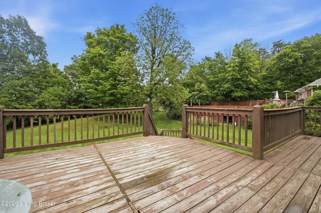 8109 Windsor Lakes Ct, Louisville, KY 40214