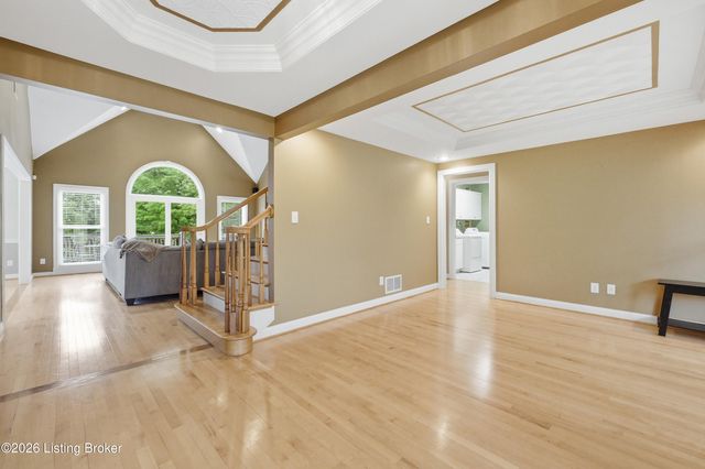 8109 Windsor Lakes Ct, Louisville, KY 40214
