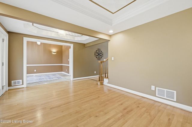 8109 Windsor Lakes Ct, Louisville, KY 40214