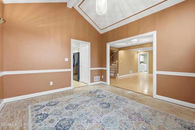 8109 Windsor Lakes Ct, Louisville, KY 40214