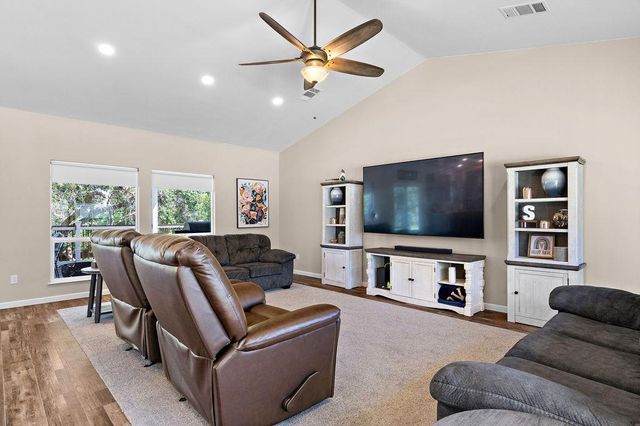 6950 Arrowwood Dr, Riverbank, CA 95367