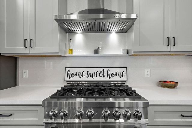 6950 Arrowwood Dr, Riverbank, CA 95367