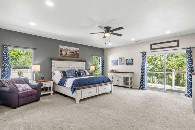 6950 Arrowwood Dr, Riverbank, CA 95367