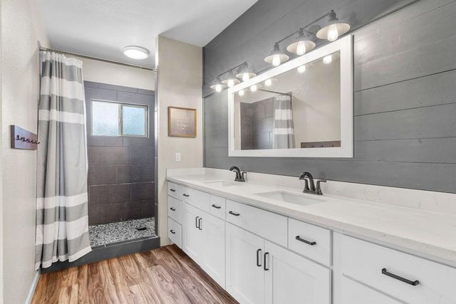 6950 Arrowwood Dr, Riverbank, CA 95367