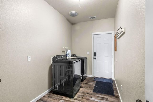 6950 Arrowwood Dr, Riverbank, CA 95367