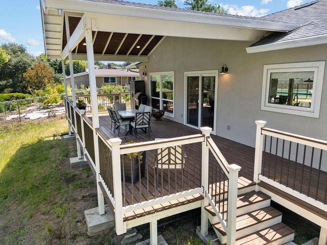 6950 Arrowwood Dr, Riverbank, CA 95367