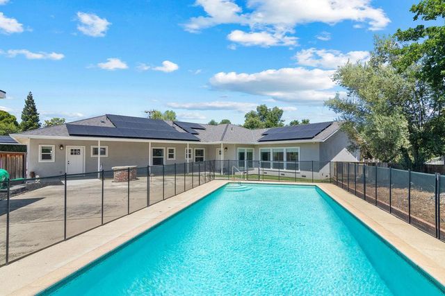 6950 Arrowwood Dr, Riverbank, CA 95367