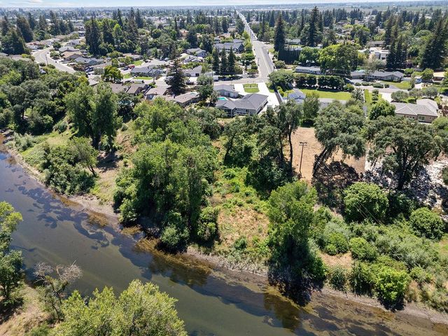 6950 Arrowwood Dr, Riverbank, CA 95367