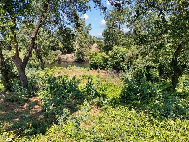 6950 Arrowwood Dr, Riverbank, CA 95367