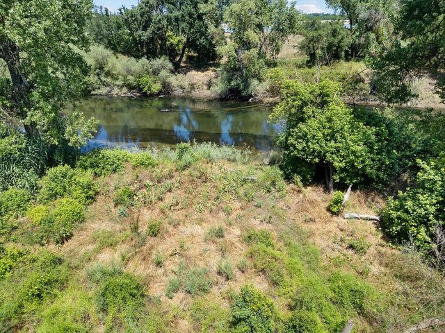 6950 Arrowwood Dr, Riverbank, CA 95367