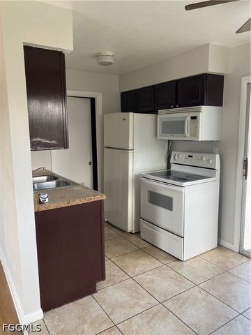 216 Oregon WAY, Lehigh Acres, FL 33936