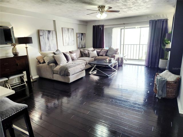 4651 1ST STREET NE 306, St Petersburg, FL 33702