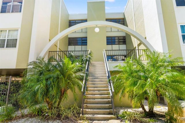 4651 1ST STREET NE 306, St Petersburg, FL 33702