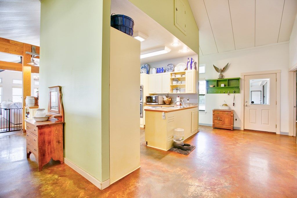Image 15 of property listing at 252 Edinburgh Rd, San Angelo, TX 76901