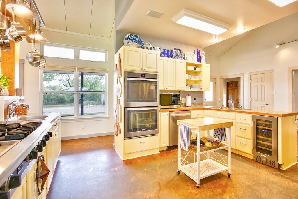 Image 16 of property listing at 252 Edinburgh Rd, San Angelo, TX 76901