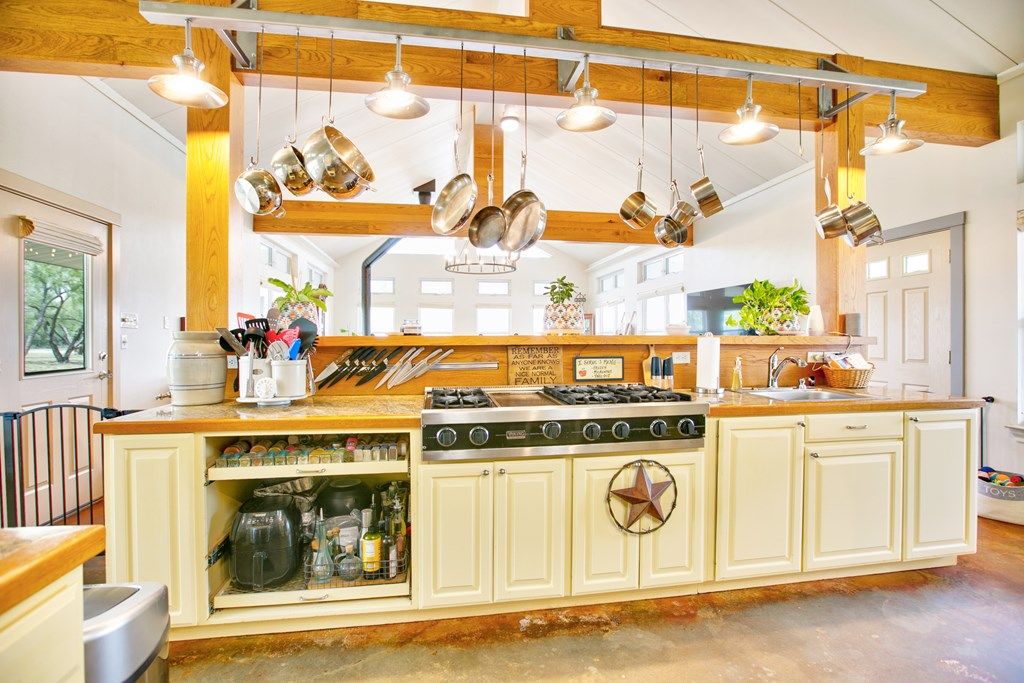Image 17 of property listing at 252 Edinburgh Rd, San Angelo, TX 76901