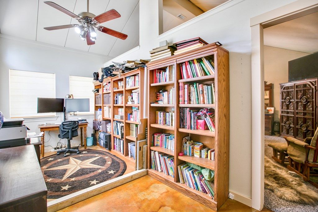 Image 27 of property listing at 252 Edinburgh Rd, San Angelo, TX 76901