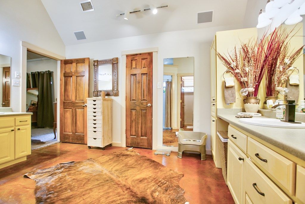 Image 5 of property listing at 252 Edinburgh Rd, San Angelo, TX 76901