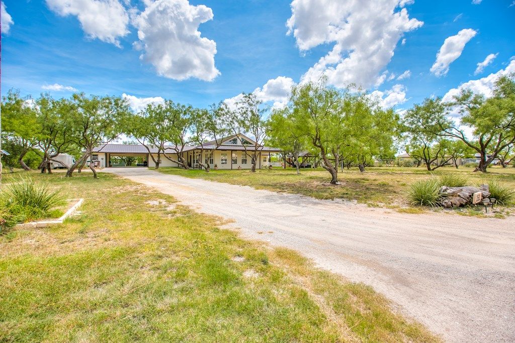 Image 6 of property listing at 252 Edinburgh Rd, San Angelo, TX 76901