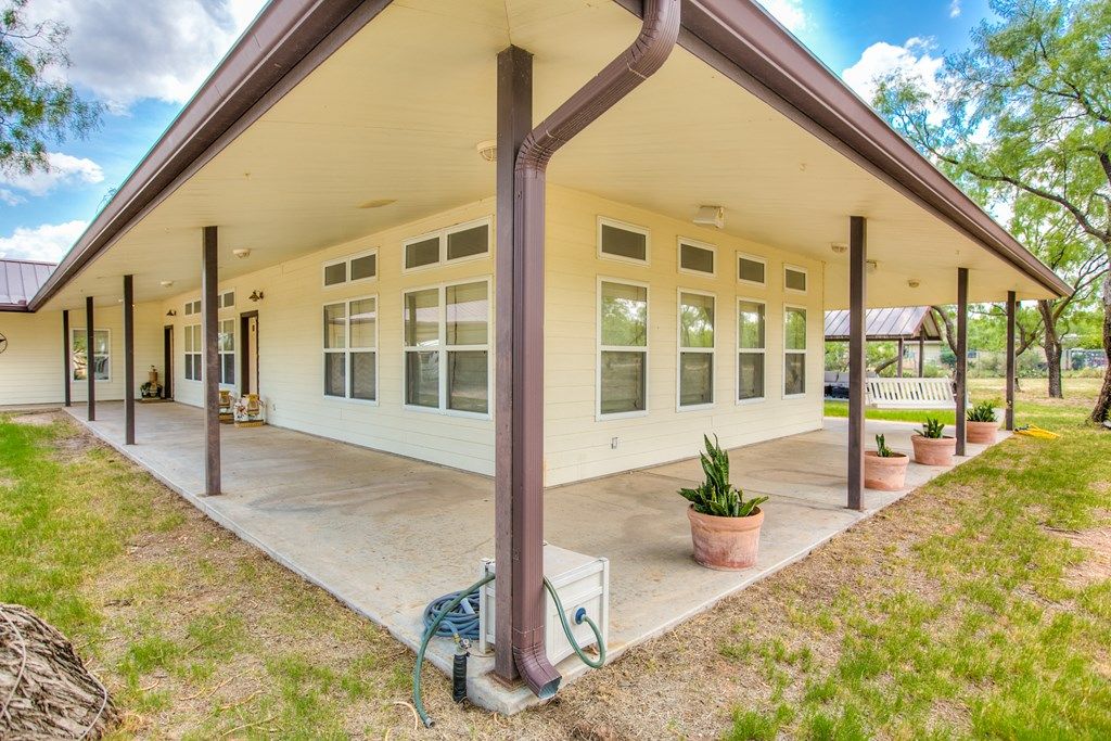 Image 7 of property listing at 252 Edinburgh Rd, San Angelo, TX 76901