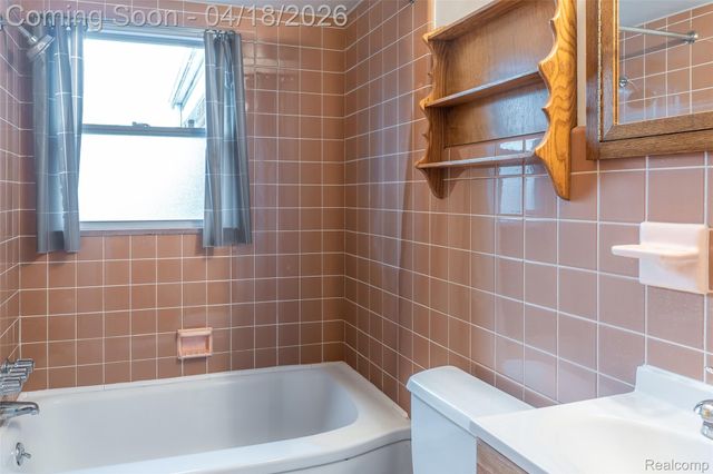 3539 Huron Street, Dearborn, MI 48124