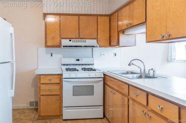 3539 Huron Street, Dearborn, MI 48124