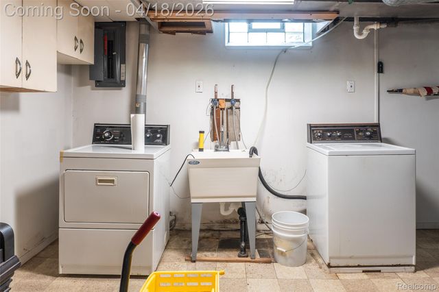 3539 Huron Street, Dearborn, MI 48124