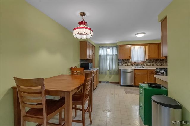 537 Burroughs Drive, Amherst, NY 14226