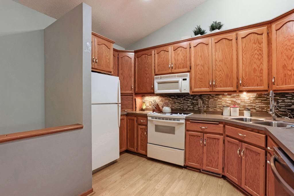 6303 Cavell Court, Brooklyn Park, MN 55428 — photo 4