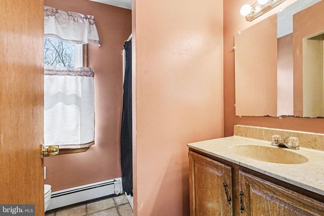 432 ASH RD, Coatesville, PA 19320