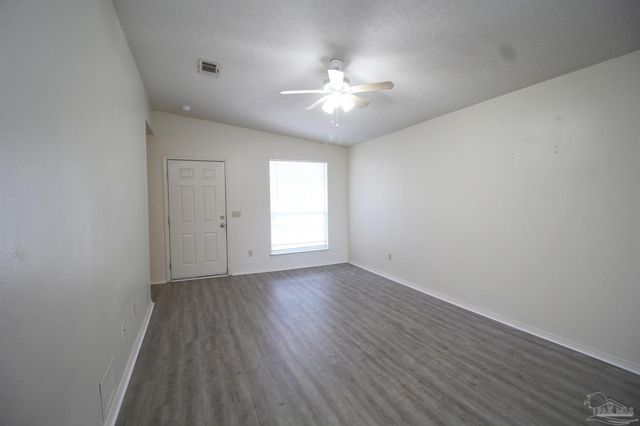 404 Oak Knoll Ln, Pensacola, FL 32506