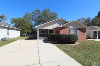 404 Oak Knoll Ln, Pensacola, FL 32506