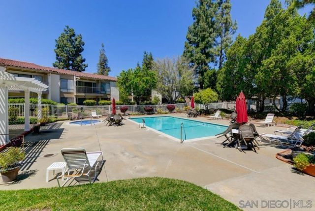 12575 Oaks North Dr 219, San Diego, CA 92128