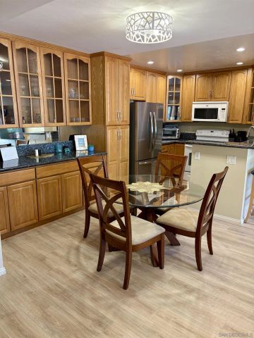 12575 Oaks North Dr 219, San Diego, CA 92128