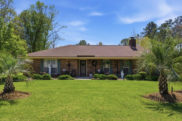 402 Edwards St., Petal, MS 39465