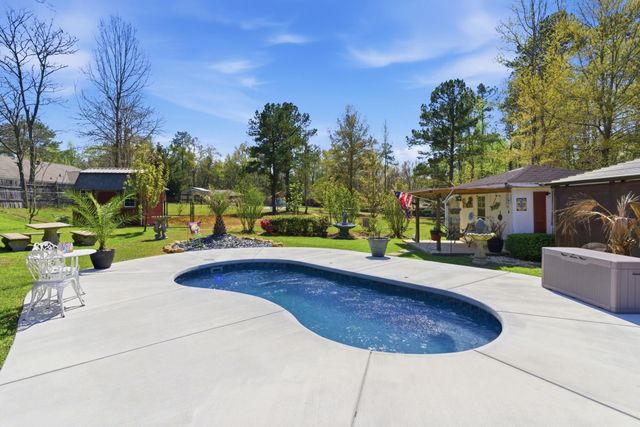 402 Edwards St., Petal, MS 39465