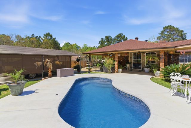 402 Edwards St., Petal, MS 39465