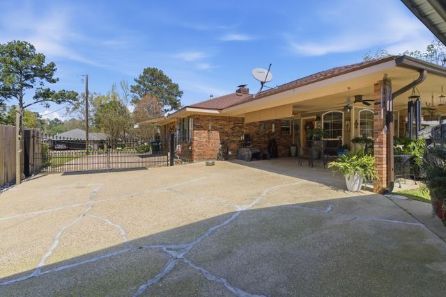 402 Edwards St., Petal, MS 39465