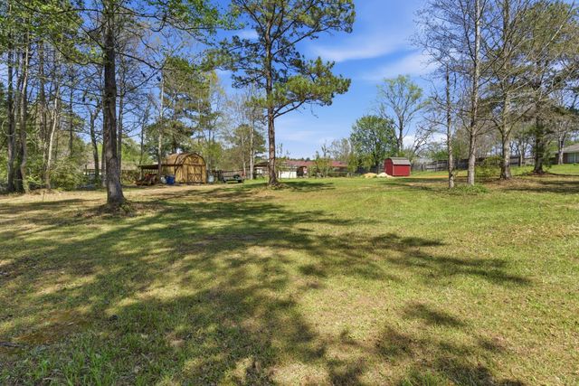402 Edwards St., Petal, MS 39465