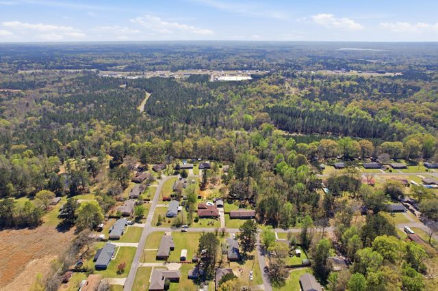 402 Edwards St., Petal, MS 39465