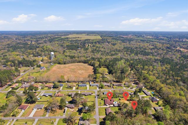 402 Edwards St., Petal, MS 39465