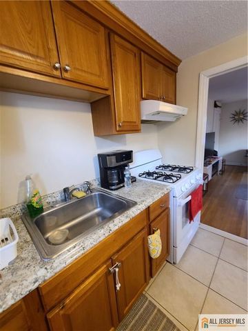 23 Coolidge Avenue, Edison, NJ 08837