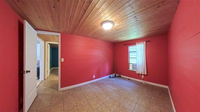 2501 GATOR LANE, Groveland, FL 34736