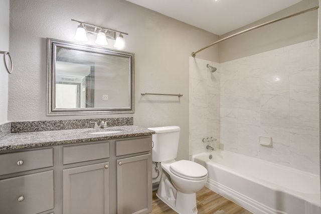 3870 Tulsa Way 22, Fort Worth, TX 76107