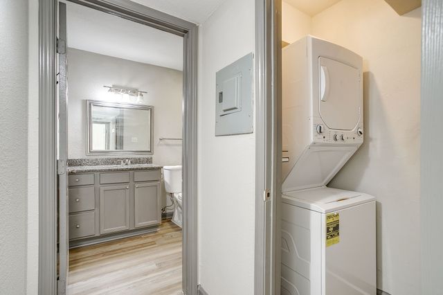 3870 Tulsa Way 22, Fort Worth, TX 76107