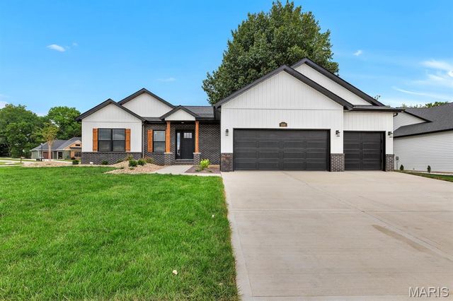 1501 Guilford Place, Troy, IL 62294