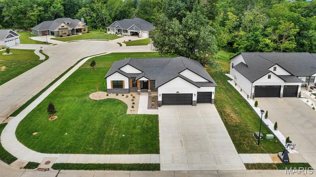 1501 Guilford Place, Troy, IL 62294